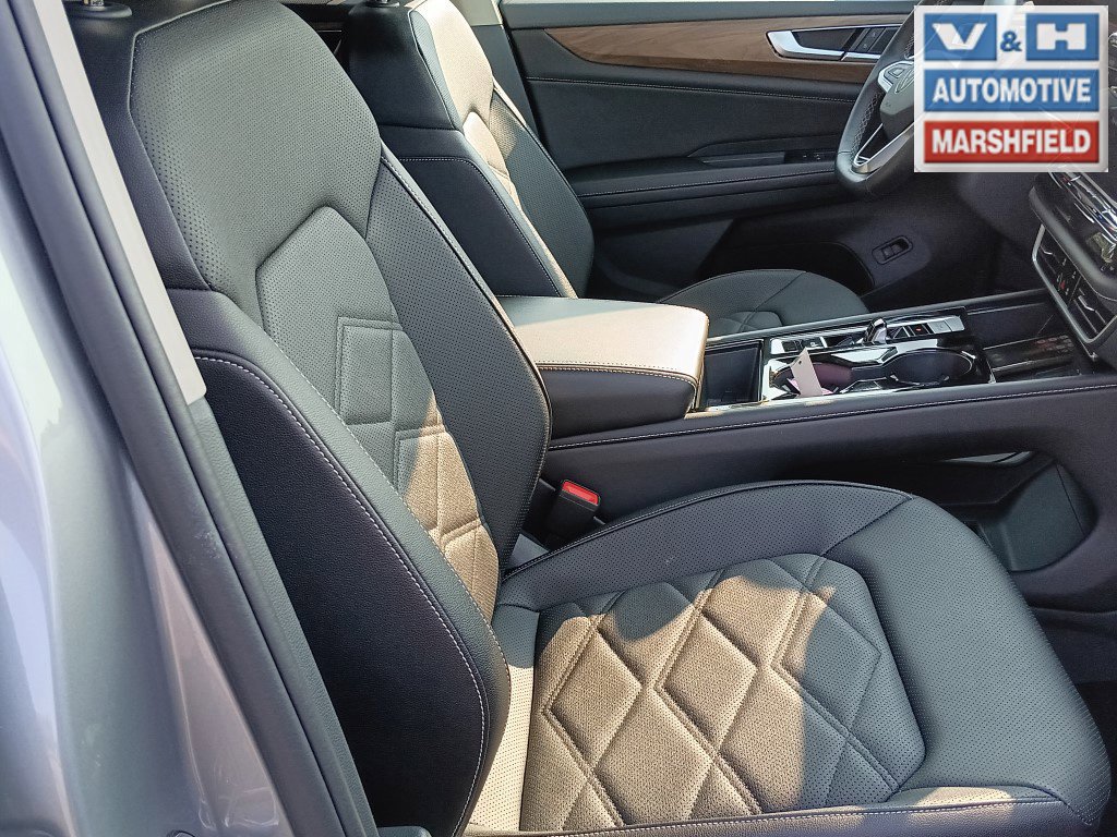Used 2025 Volkswagen Atlas SE AWD/4WD image 27