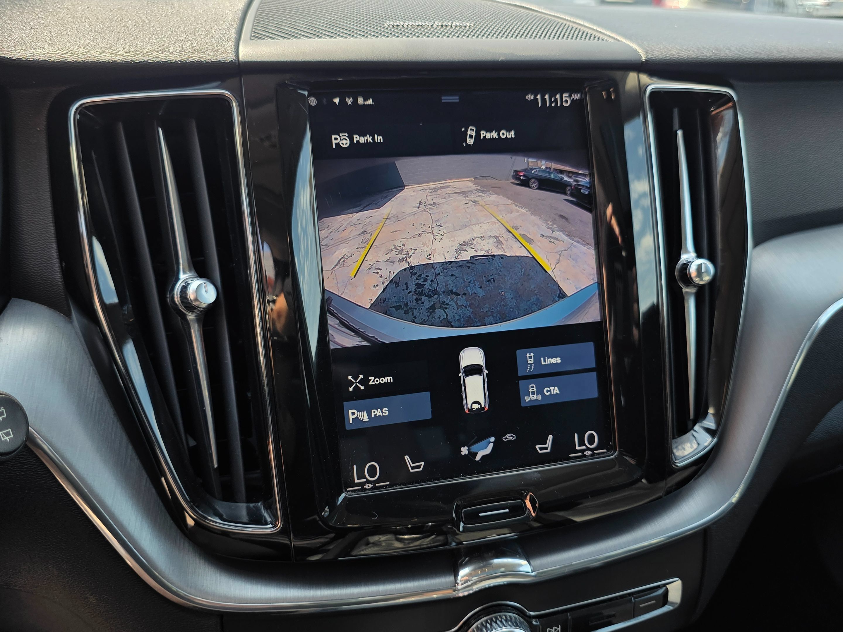 Used 2019 Volvo XC60 T6 Momentum w/ Multimedia Package AWD/4WD image 36