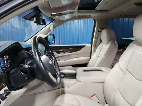 Used 2020 Cadillac Escalade Luxury w/ LPO, Radiant Package image 8