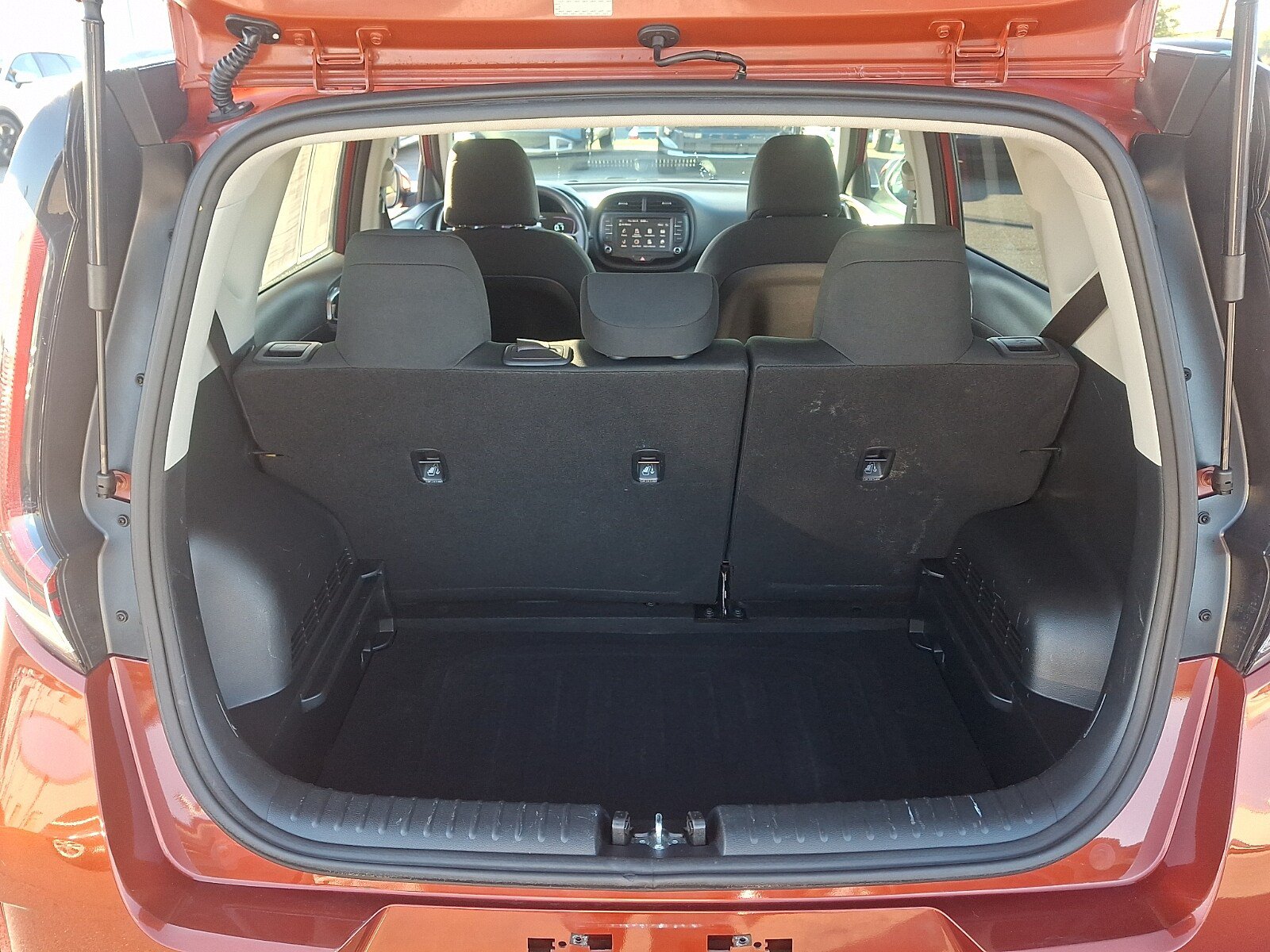 Used 2023 Kia Soul LX w/ LX Technology Package FWD image 28