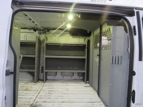 Used 2017 Ford Transit 250 130 Low Roof RWD image 17