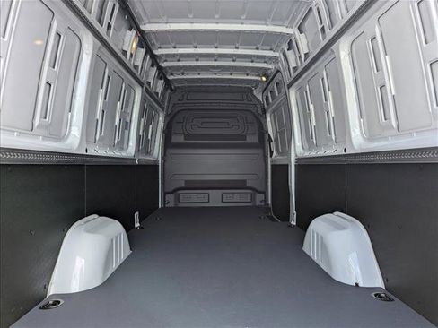 Used 2025 Mercedes-Benz Sprinter 2500 image 13