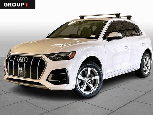 Used 2023 Audi Q5 2.0T Premium w/ Convenience Package image 1