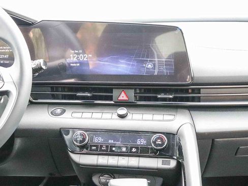 New 2026 Hyundai Elantra SEL FWD image 19