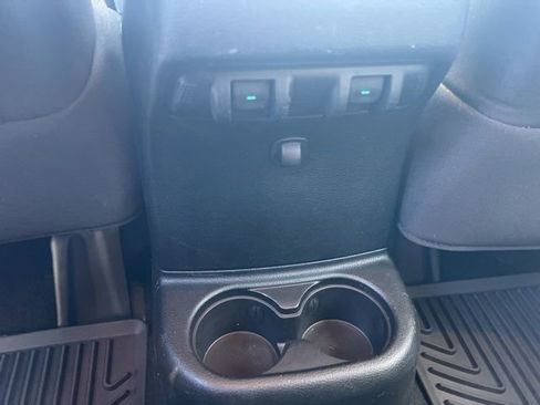 Used 2016 Jeep Wrangler Unlimited Sahara image 16