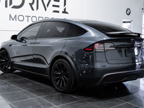 Used 2022 Tesla Model X image 11