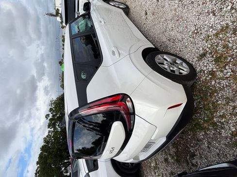 Used 2025 Kia Soul LX w/ LX Technology Package image 8