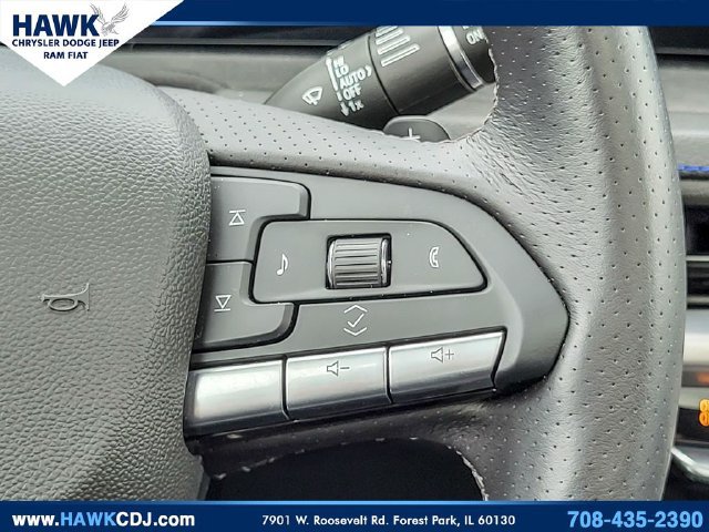 Used 2025 Cadillac XT4 Sport AWD/4WD image 16