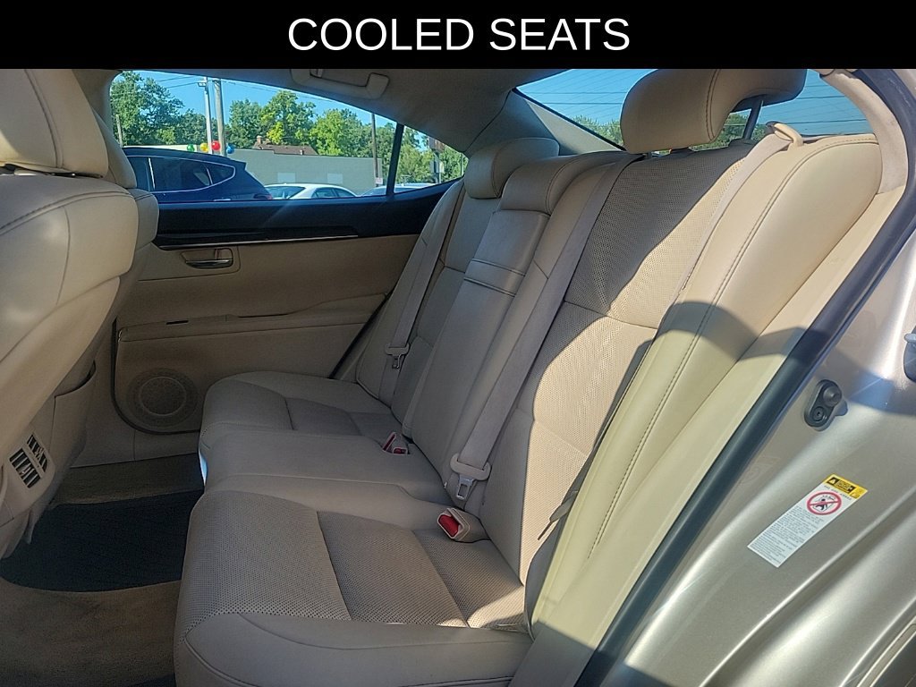 Used 2015 Lexus ES 350 w/ Premium Package FWD image 10