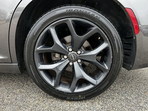 Used 2021 Chrysler 300 S image 19