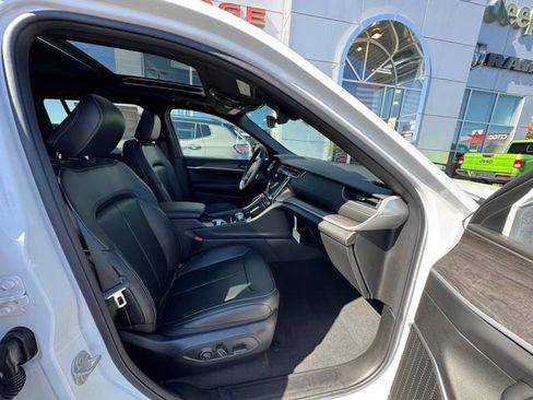 New 2025 Jeep Grand Cherokee Limited image 14