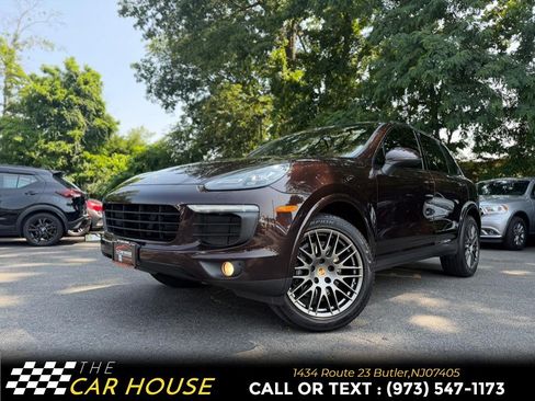 Used 2017 Porsche Cayenne AWD/4WD image 2