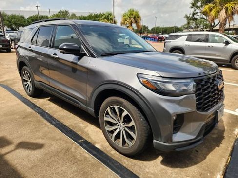 Used 2025 Ford Explorer ST-Line AWD/4WD image 1