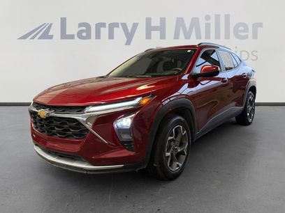 Used 2025 Chevrolet Trax LT w/ Driver Confidence Package