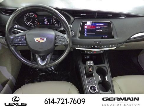 Used 2019 Cadillac XT4 Luxury w/ Cold Weather Package image 18