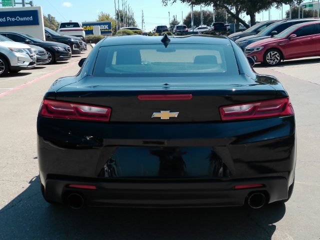 Used 2017 Chevrolet Camaro LT RWD image 7