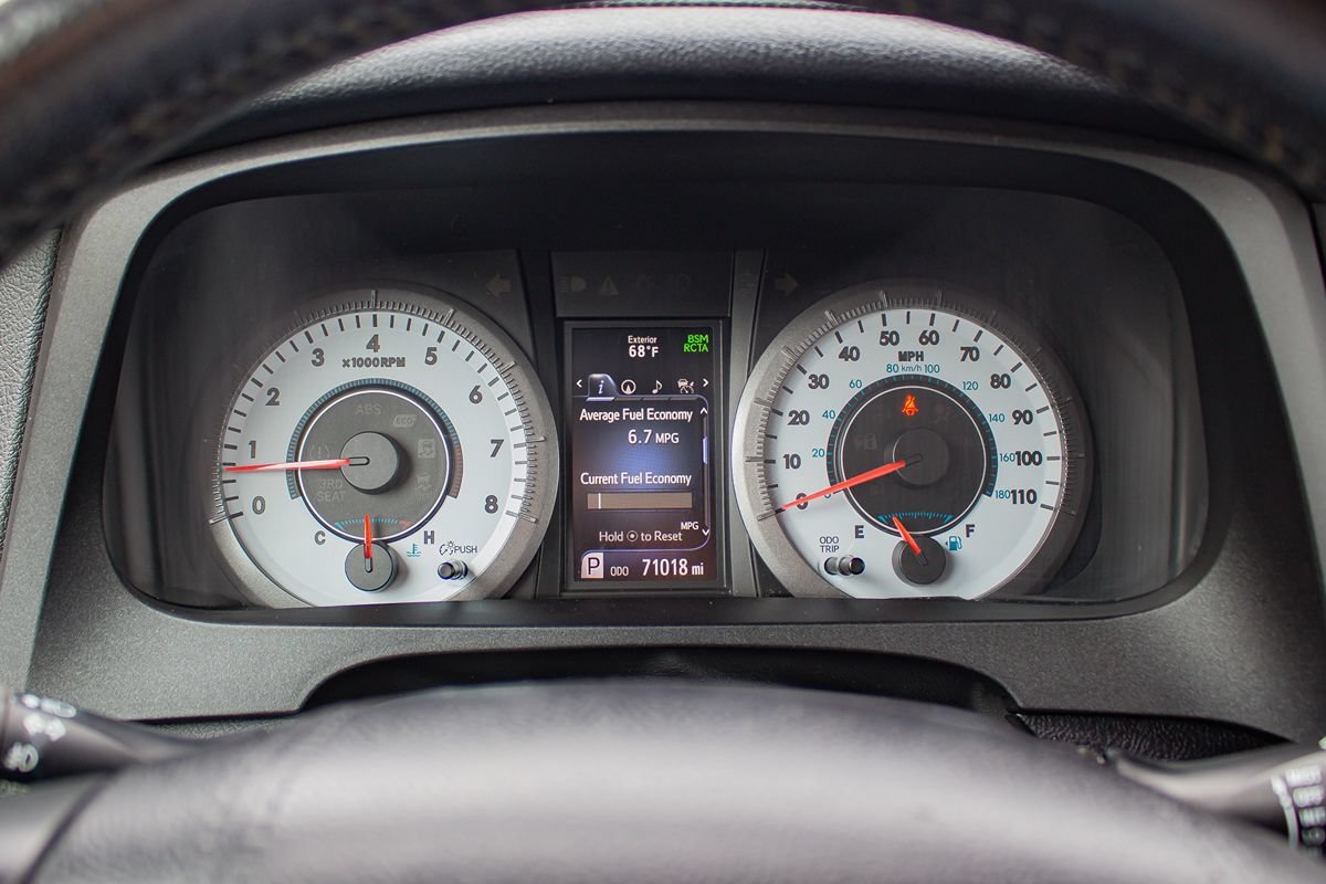 Used 2020 Toyota Sienna SE Premium FWD image 28