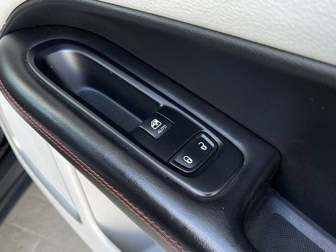 Used 2018 Jeep Compass Limited w/ Navigation Group image 19