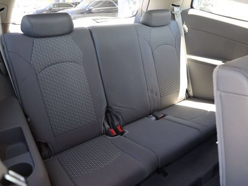 Used 2011 Chevrolet Traverse LS AWD/4WD image 21