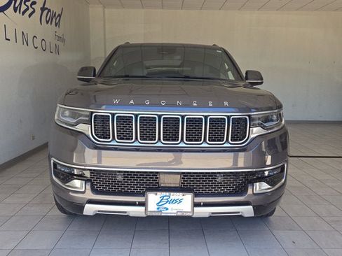 Used 2022 Jeep Wagoneer Series II w/ Premium Group I AWD/4WD image 2