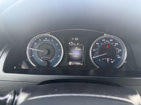 Used 2017 Toyota Camry LE image 12