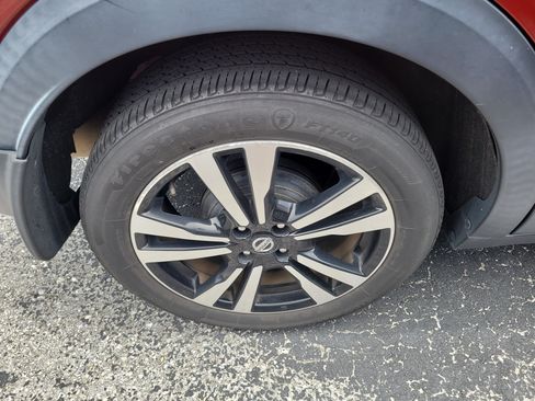 Used 2018 Nissan Kicks SR FWD image 8