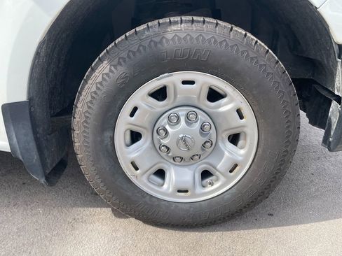 Used 2021 Nissan NV 2500 SV image 31