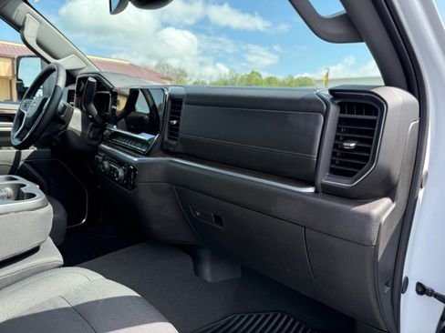 Used 2025 Chevrolet Silverado 3500 LT w/ Safety Package AWD/4WD image 12