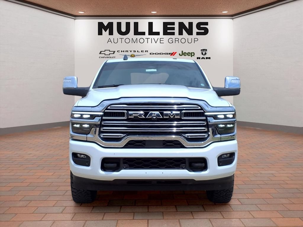 Used 2025 RAM 2500 Laramie AWD/4WD image 2