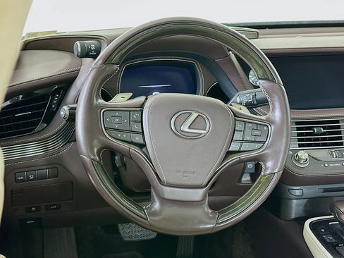 Used 2018 Lexus LS 500 image 18