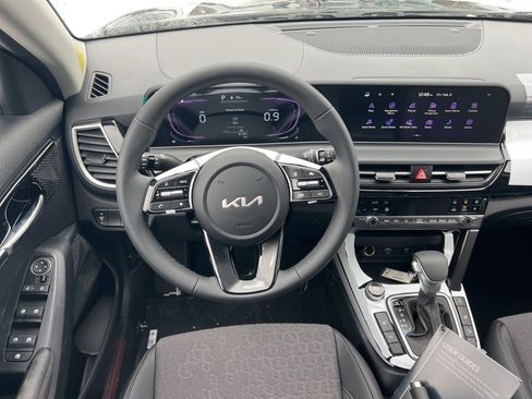 New 2026 Kia Seltos S image 11