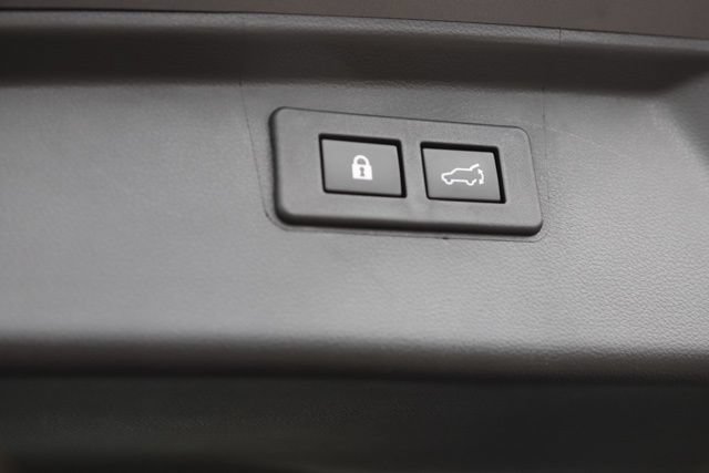 Used 2025 Subaru Outback Premium AWD/4WD image 5