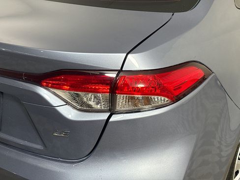 Used 2022 Toyota Corolla LE FWD image 33