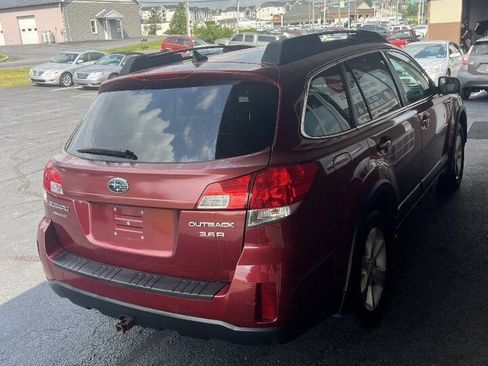 Used 2013 Subaru Outback 3.6R Limited w/ Moonroof Pkg AWD/4WD image 4