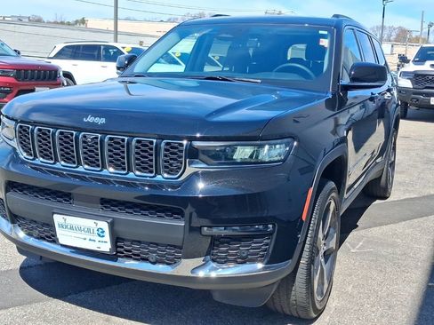 Certified 2023 Jeep Grand Cherokee L Limited w/ Luxury Tech Group II AWD/4WD image 4