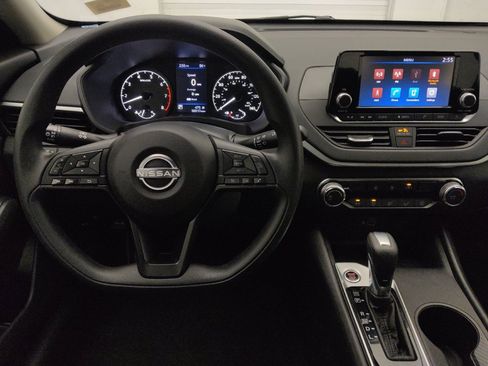 Used 2024 Nissan Altima 2.5 S FWD image 22