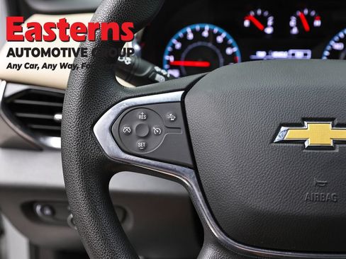 Used 2022 Chevrolet Traverse LS AWD/4WD image 14