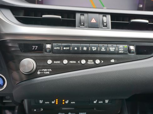 Used 2021 Lexus ES 300h w/ Premium Package image 14