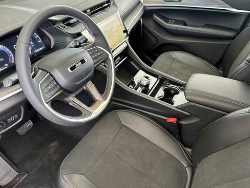 New 2026 Jeep Grand Cherokee L 4WD image 7