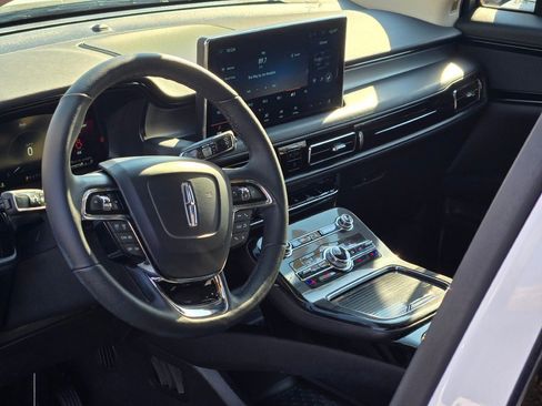 Certified 2022 Lincoln Nautilus AWD w/ Premium Package image 23