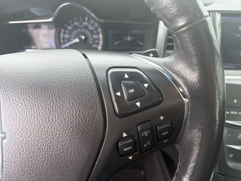 Used 2013 Lincoln MKS AWD image 31