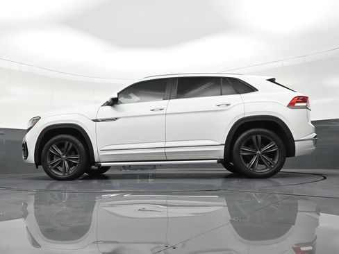 Used 2020 Volkswagen Atlas Cross Sport SE w/ Panoramic Sunroof Package image 29