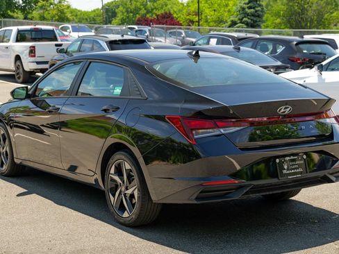 Used 2023 Hyundai Elantra SEL w/ Convenience Package FWD image 5