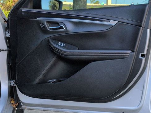 Used 2017 Chevrolet Impala LT image 20