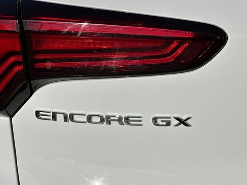 Used 2024 Buick Encore GX Sport Touring image 37