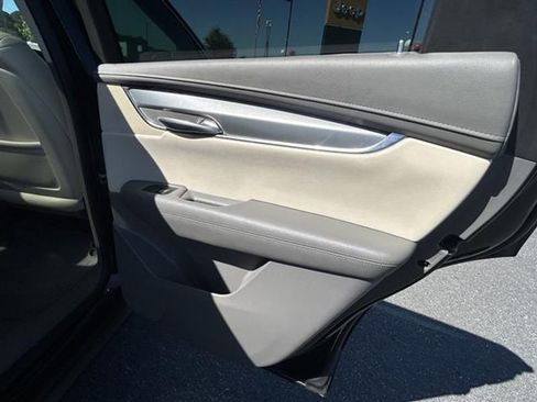 Used 2017 Cadillac XT5 Luxury w/ Driver Awareness Package image 20