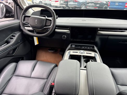 New 2026 Lincoln Navigator Premiere AWD/4WD image 29