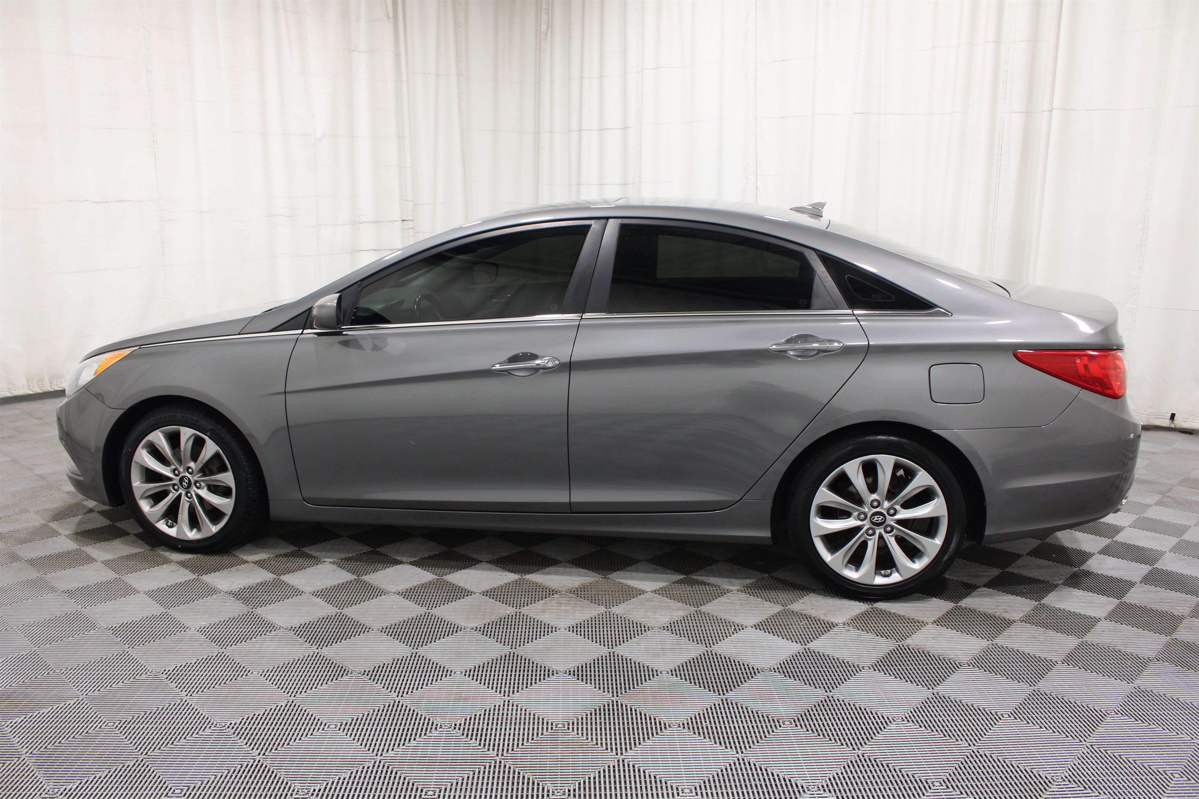 Used 2013 Hyundai Sonata SE w/ Navigation & Sunroof Pkg FWD image 31