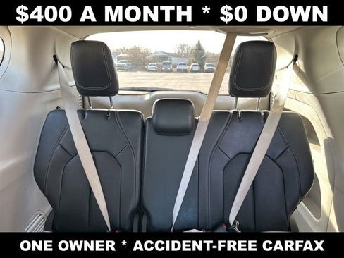 Used 2024 Chrysler Pacifica Touring-L image 31
