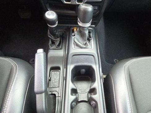 Used 2020 Jeep Wrangler Unlimited Sport image 24